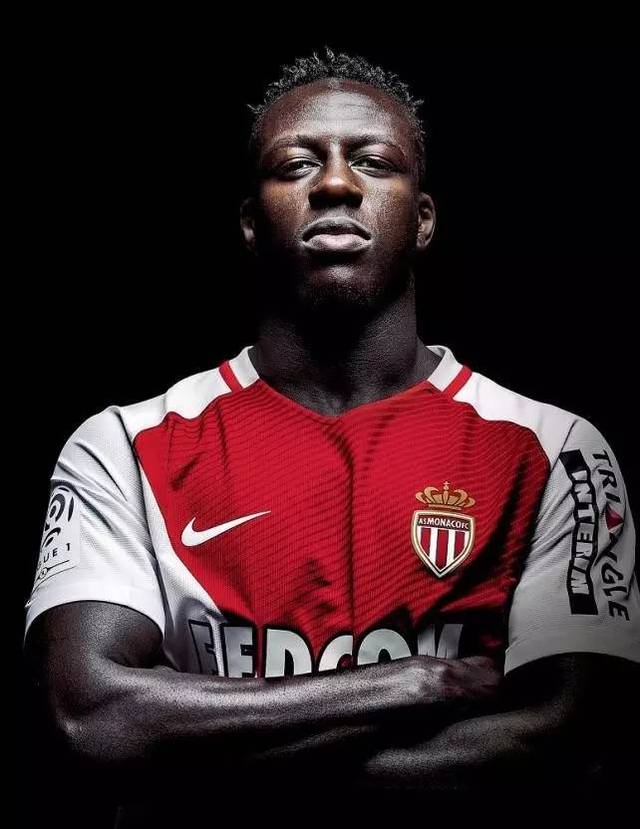 包含冲刺阶段体能课后；莱比锡调整名单备战法国杯；更衣室稳定；团队化学反应显著的词条